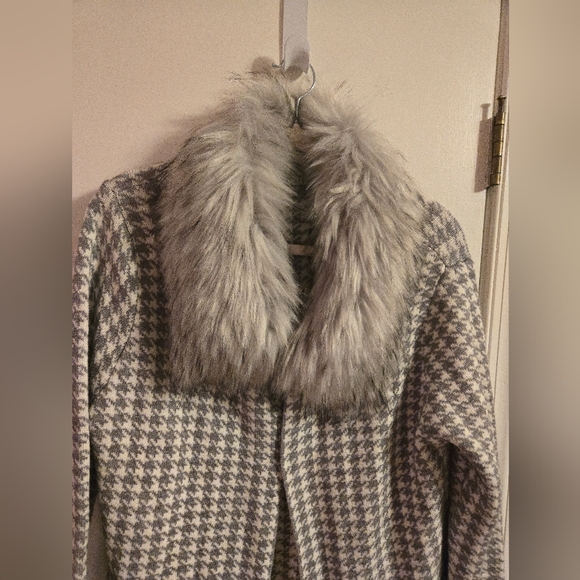SIONI Fur collar sweater coat NWT - Picture 2 of 16